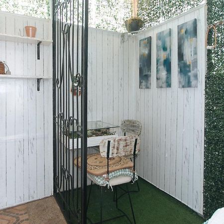 Nearest Hostel Pasay City By Reddoorz Exteriör bild