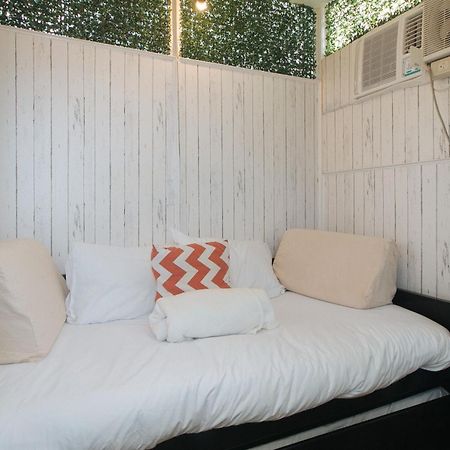 Nearest Hostel Pasay City By Reddoorz Exteriör bild