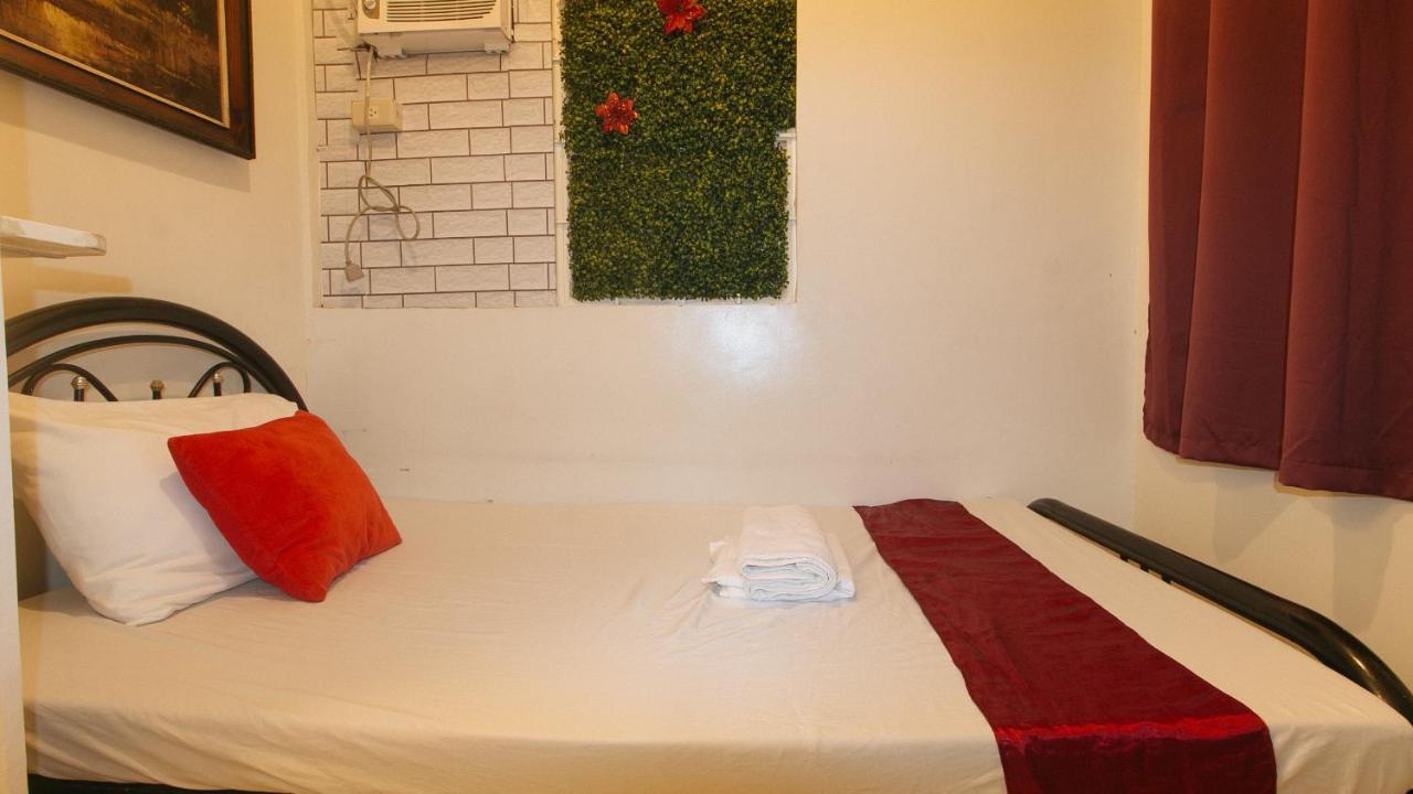 Nearest Hostel Pasay City By Reddoorz Exteriör bild