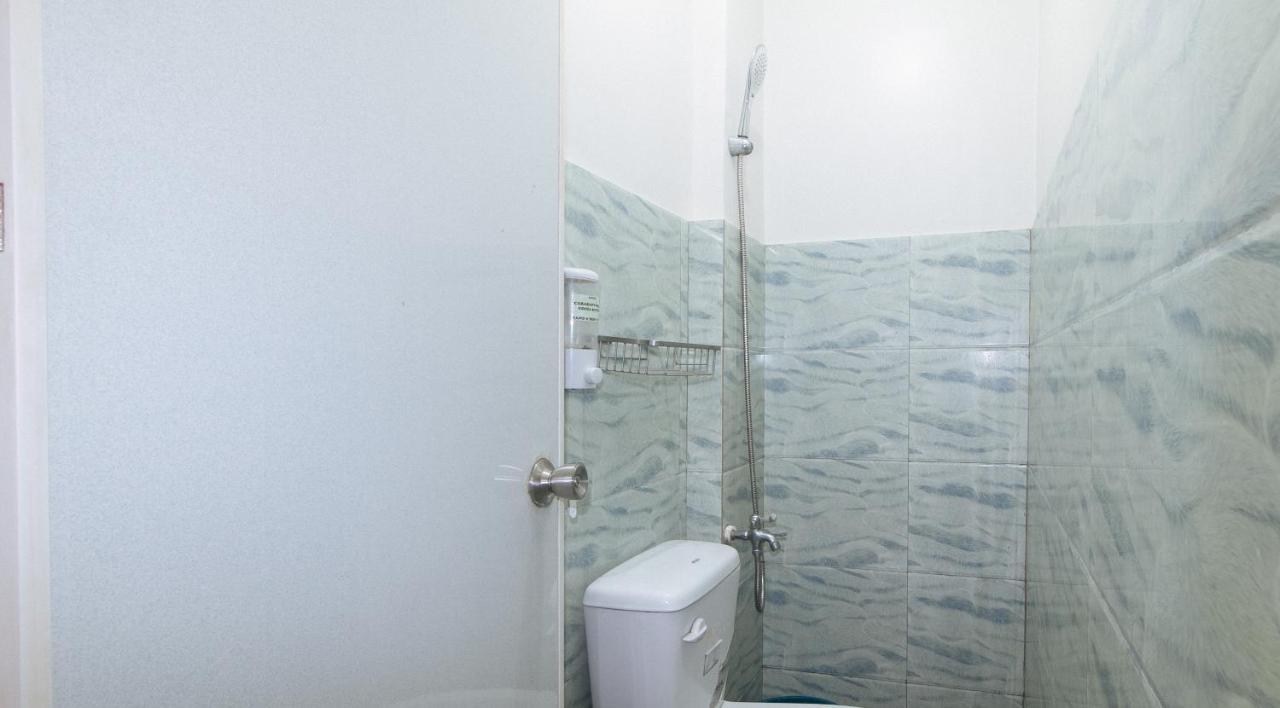 Nearest Hostel Pasay City By Reddoorz Exteriör bild