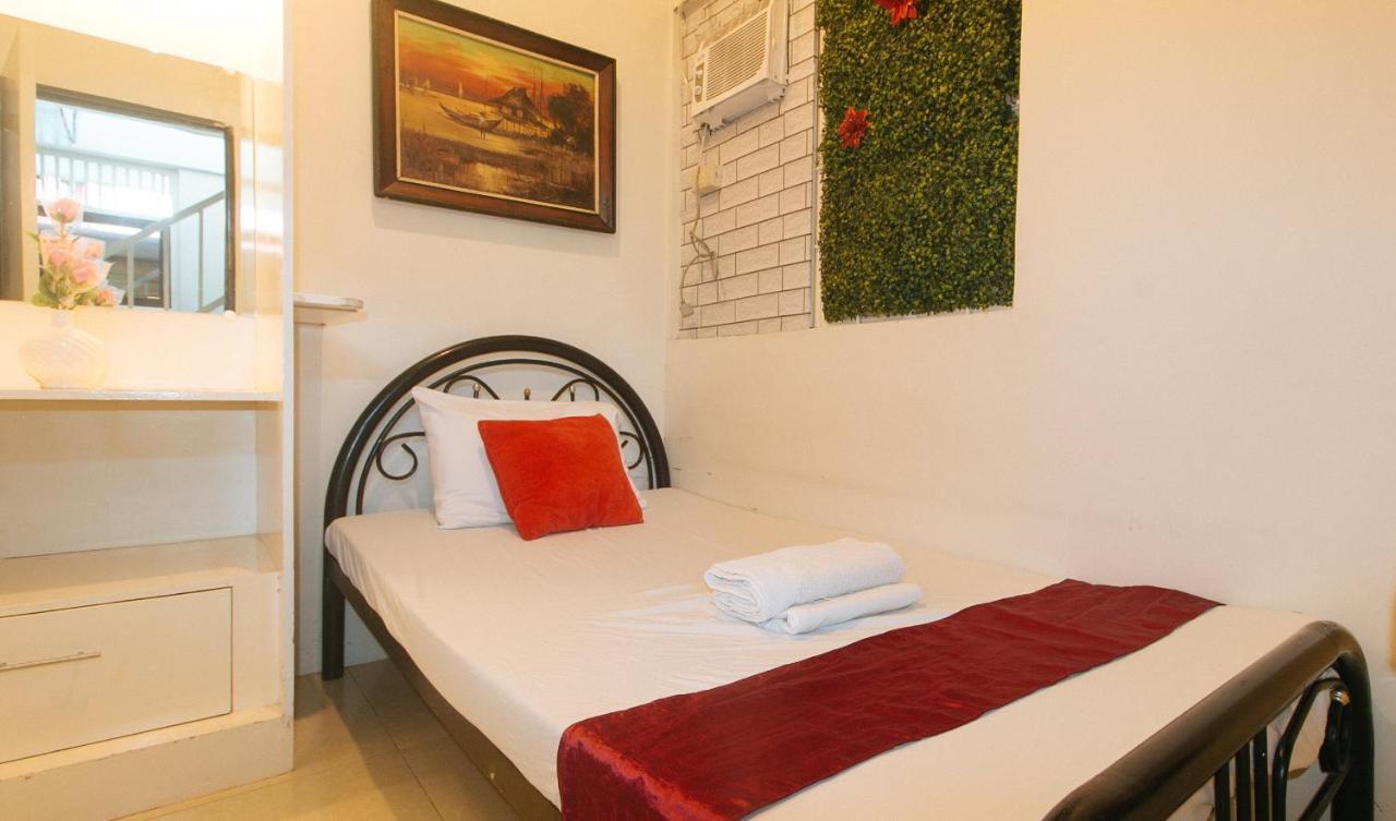 Nearest Hostel Pasay City By Reddoorz Exteriör bild