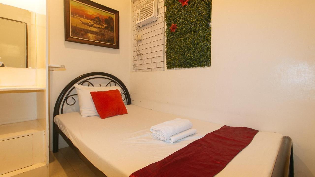 Nearest Hostel Pasay City By Reddoorz Exteriör bild