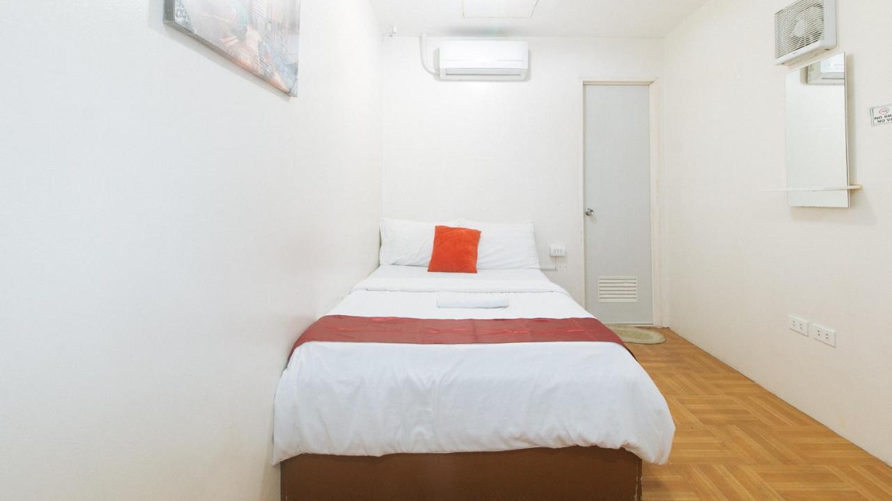 Nearest Hostel Pasay City By Reddoorz Exteriör bild