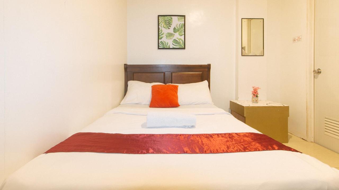 Nearest Hostel Pasay City By Reddoorz Exteriör bild