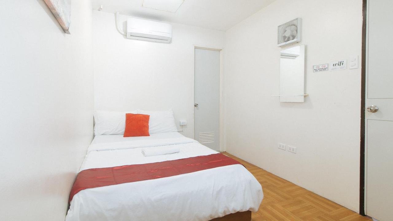 Nearest Hostel Pasay City By Reddoorz Exteriör bild