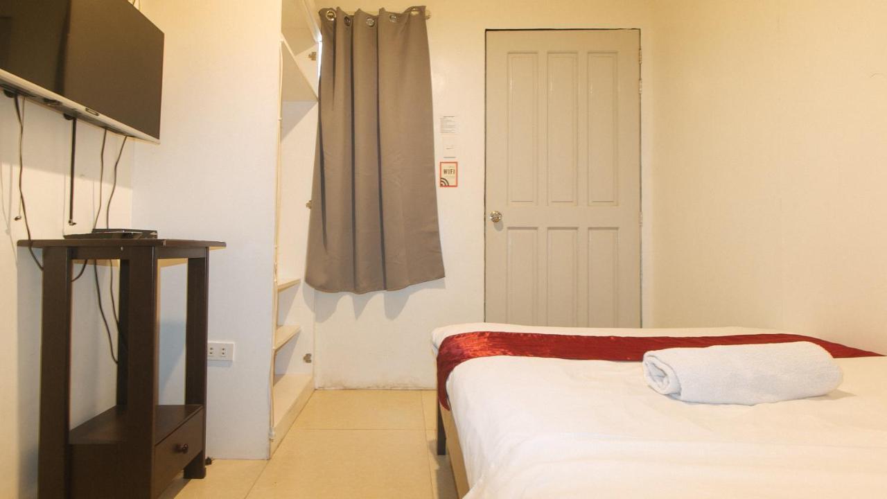 Nearest Hostel Pasay City By Reddoorz Exteriör bild