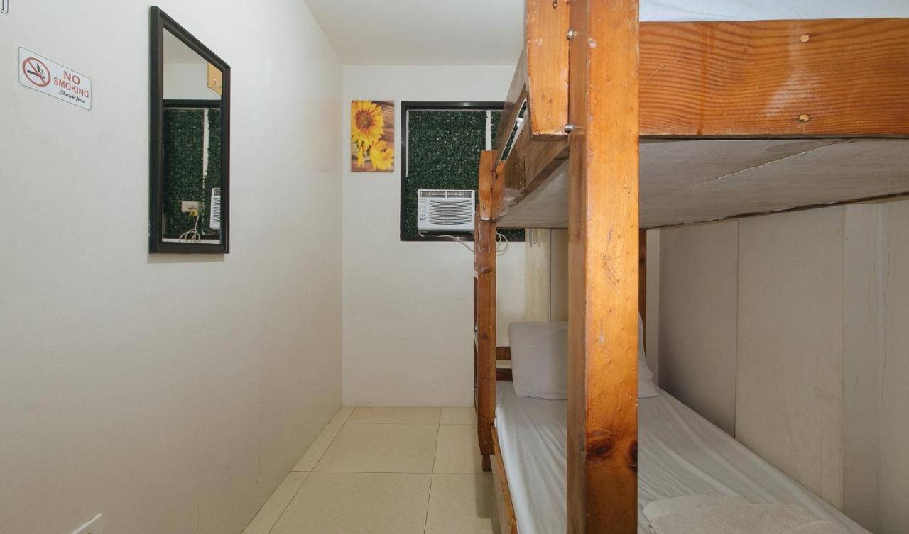 Nearest Hostel Pasay City By Reddoorz Exteriör bild