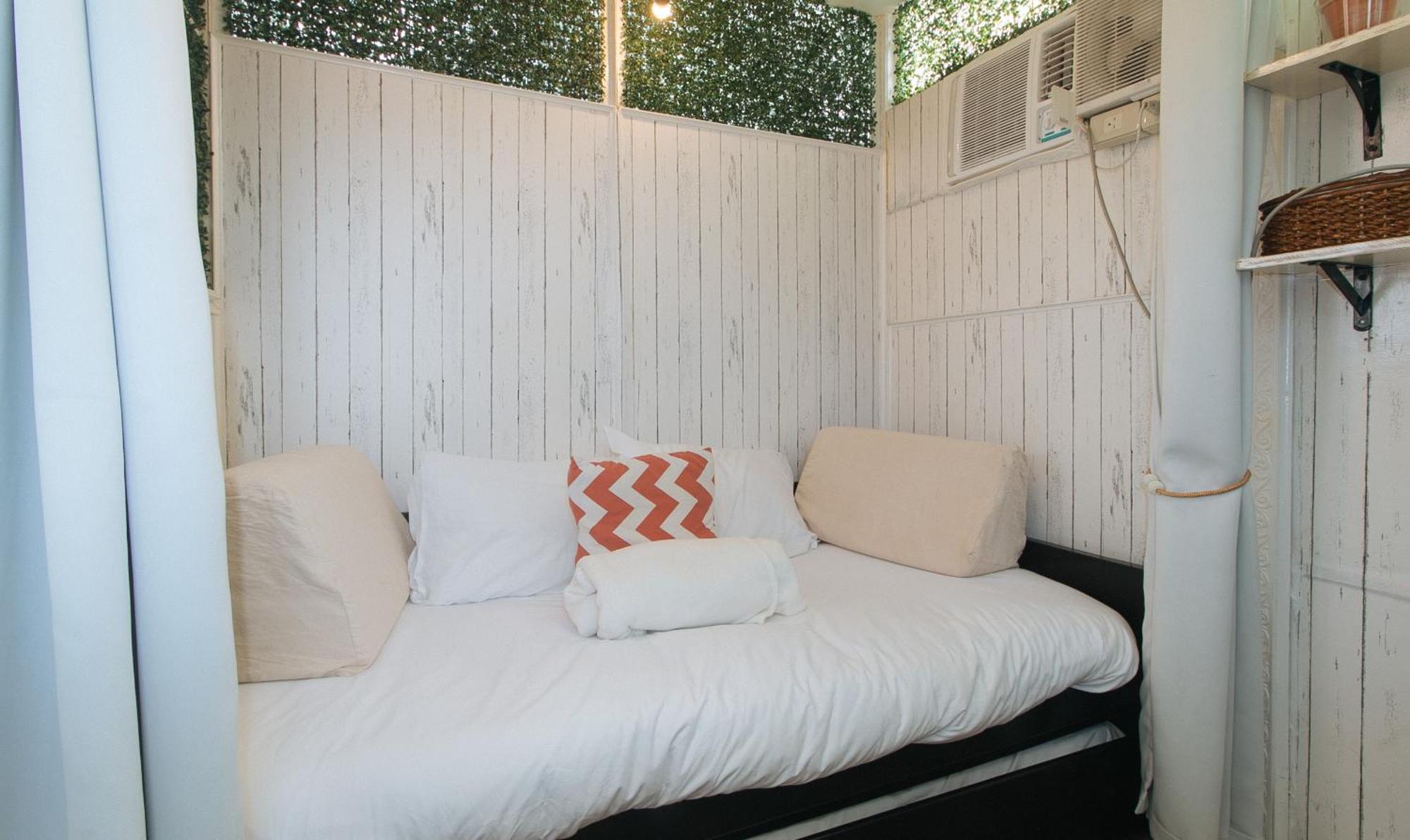 Nearest Hostel Pasay City By Reddoorz Exteriör bild